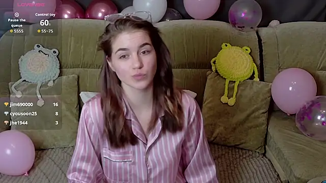 ElzaBlis online show from February 12, 2026, 3:12 pm