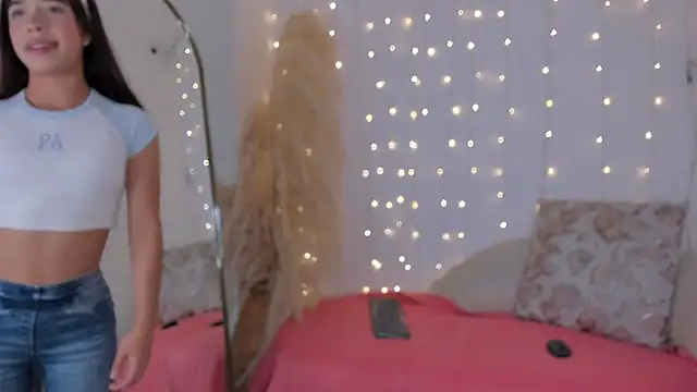 Snapshot of arianna_cox__ chatting on October 9, 2025, 7:36 pm arianna cox   online show from October 9, 2025, 7:36 pm