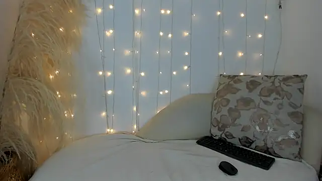 Snapshot of arianna_cox__ chatting on October 4, 2025, 7:48 pm arianna cox   online show from October 4, 2025, 7:48 pm