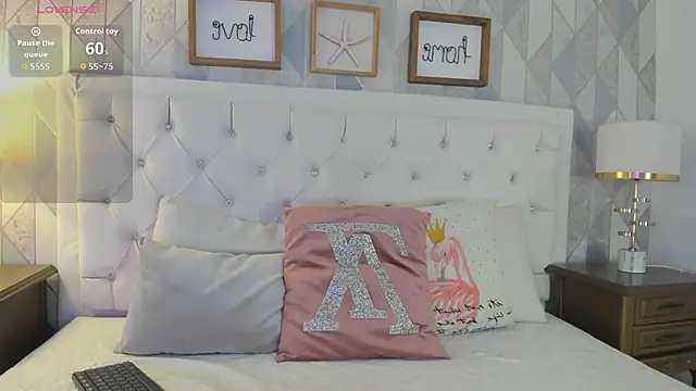 Snapshot of arianna_cox__ chatting on October 10, 2025, 7:58 pm arianna cox   online show from October 10, 2025, 7:58 pm