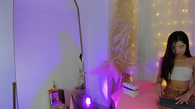 Snapshot of arianna_cox__ chatting on October 23, 2025, 7:34 pm arianna cox   online show from October 23, 2025, 7:34 pm