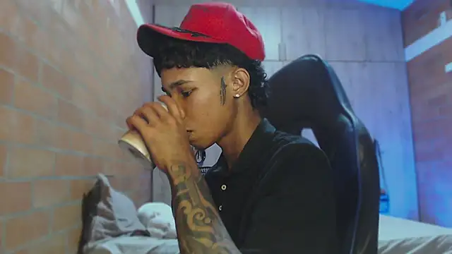 Snapshot of James_rufin chatting on September 22, 2025, 2:39 am James rufin online show from September 22, 2025, 2:39 am