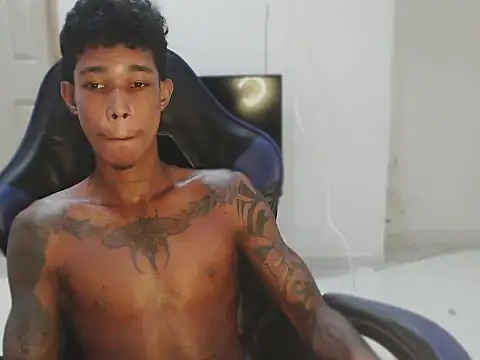 Snapshot of James_rufin chatting on November 14, 2025, 10:13 pm James rufin online show from November 14, 2025, 10:13 pm