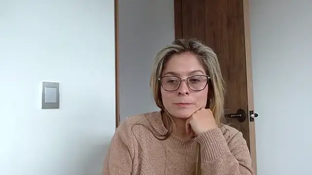 Snapshot of linda-mature43 chatting on October 21, 2025, 5:56 pm linda-mature43 online show from October 21, 2025, 5:56 pm