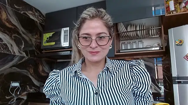 Snapshot of linda-mature43 chatting on October 2, 2025, 3:26 pm linda-mature43 online show from October 2, 2025, 3:26 pm