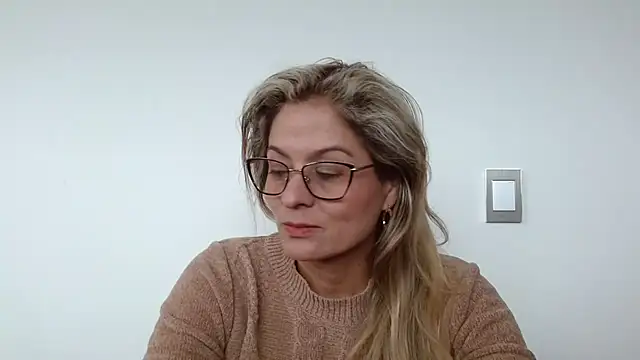 Snapshot of linda-mature43 chatting on October 1, 2025, 4:33 pm linda-mature43 online show from October 1, 2025, 4:33 pm