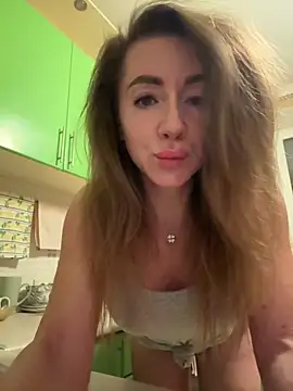 Snapshot of MarinaDiva11_74 chatting on November 2, 2025, 8:47 pm MarinaDiva11 74 online show from November 2, 2025, 8:47 pm