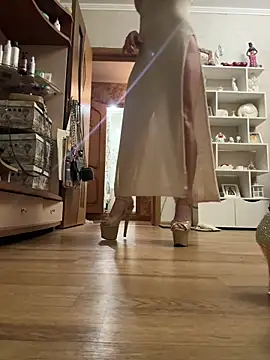 Snapshot of MarinaDiva11_74 chatting on September 23, 2025, 7:43 pm MarinaDiva11 74 online show from September 23, 2025, 7:43 pm