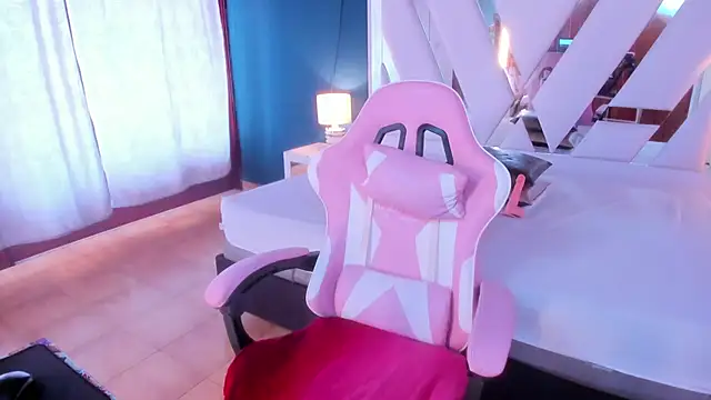 mia kinky1 online show from October 13, 2025, 6:20 pm