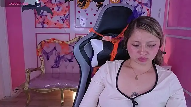 Snapshot of luisa_lulu_t chatting on October 27, 2025, 12:55 am luisa lulu t online show from October 27, 2025, 12:55 am