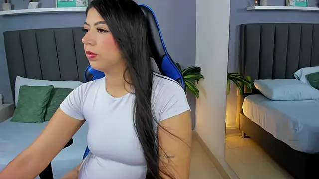 anagil  online show from November 5, 2025, 1:25 pm