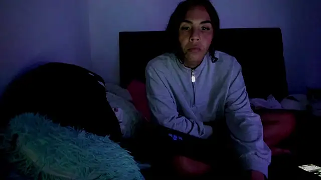 Adrianna Arias online show from November 19, 2025, 5:29 am