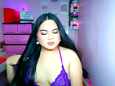 Snapshot of YourThicc_bella chatting on July 18, 2026, 3:42 pm YourThicc bella online show from July 18, 2026, 3:42 pm