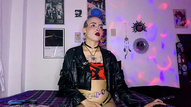 Snapshot of plutonbluemooon333 chatting on September 27, 2025, 12:06 am plutonbluemooon333 online show from September 27, 2025, 12:06 am