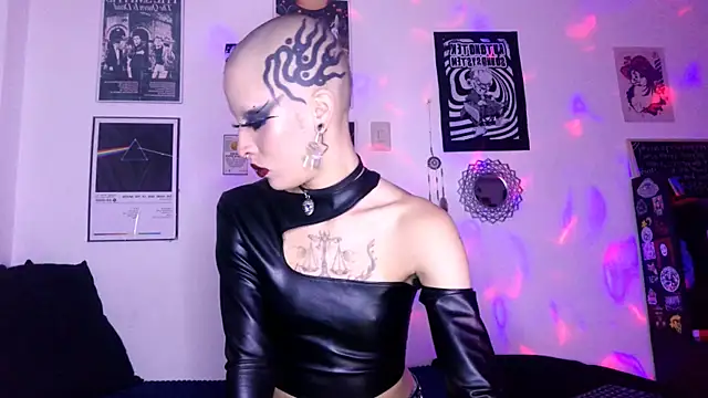 Snapshot of plutonbluemooon333 chatting on October 26, 2025, 1:39 am plutonbluemooon333 online show from October 26, 2025, 1:39 am