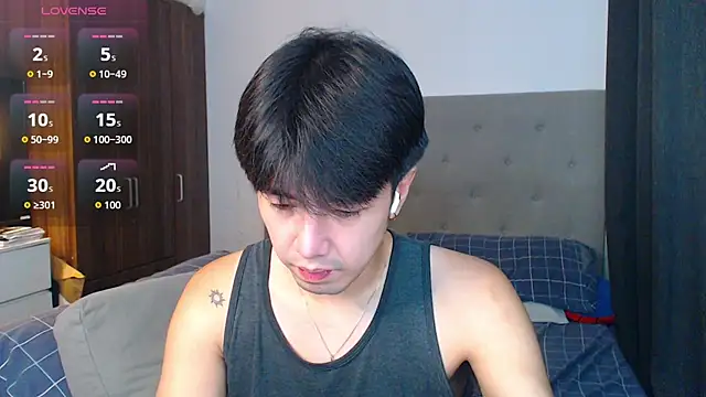 Snapshot of Addictiveboi chatting on October 5, 2025, 3:52 am Addictiveboi online show from October 5, 2025, 3:52 am