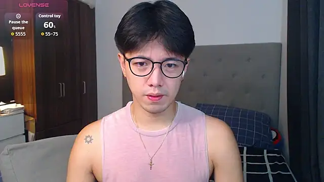 Snapshot of Addictiveboi chatting on September 25, 2025, 2:39 am Addictiveboi online show from September 25, 2025, 2:39 am