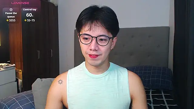 Snapshot of Addictiveboi chatting on September 20, 2025, 1:54 am Addictiveboi online show from September 20, 2025, 1:54 am