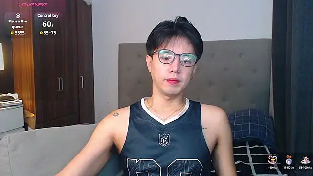 Snapshot of Addictiveboi chatting on September 26, 2025, 2:51 am Addictiveboi online show from September 26, 2025, 2:51 am