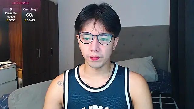 Snapshot of Addictiveboi chatting on September 23, 2025, 3:13 am Addictiveboi online show from September 23, 2025, 3:13 am