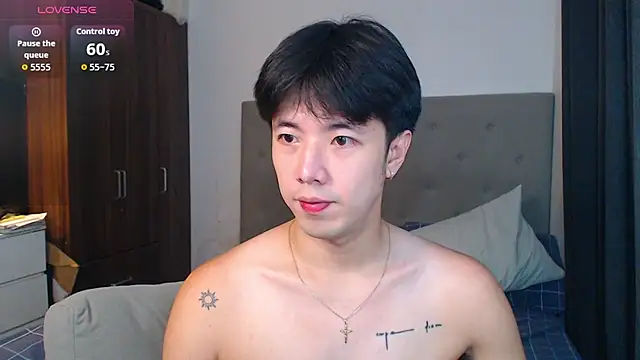 Snapshot of Addictiveboi chatting on October 11, 2025, 3:29 am Addictiveboi online show from October 11, 2025, 3:29 am