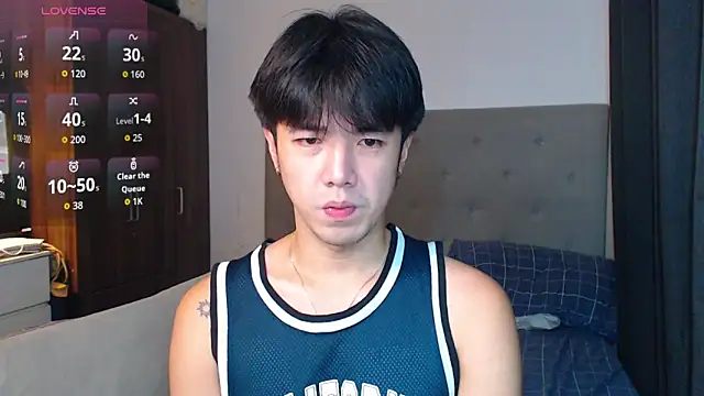 Snapshot of Addictiveboi chatting on October 21, 2025, 3:28 am Addictiveboi online show from October 21, 2025, 3:28 am