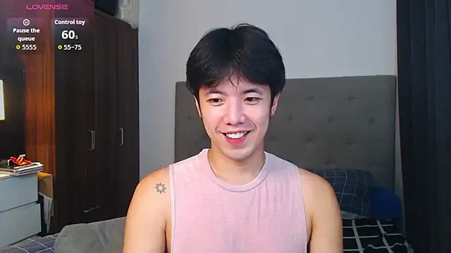 Snapshot of Addictiveboi chatting on September 17, 2025, 6:59 am Addictiveboi online show from September 17, 2025, 6:59 am