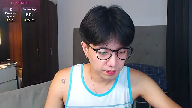 Snapshot of Addictiveboi chatting on September 22, 2025, 5:02 am Addictiveboi online show from September 22, 2025, 5:02 am