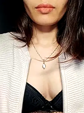 Hinna x online show from November 2, 2025, 8:41 am