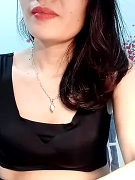 Hinna x online show from April 1, 2026, 2:03 pm