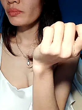 Hinna x online show from December 18, 2025, 9:03 am