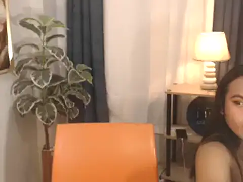 yourmochaloca69 online show from October 22, 2025, 3:44 pm