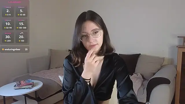 Snapshot of EsmaWonka chatting on October 15, 2025, 7:27 am EsmaWonka online show from October 15, 2025, 7:27 am