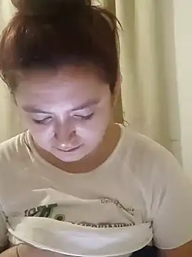 Snapshot of Anaa_Rose chatting on February 12, 2026, 10:53 pm Anaa Rose online show from February 12, 2026, 10:53 pm