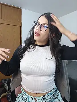 asumi 18 online show from November 20, 2025, 1:06 am