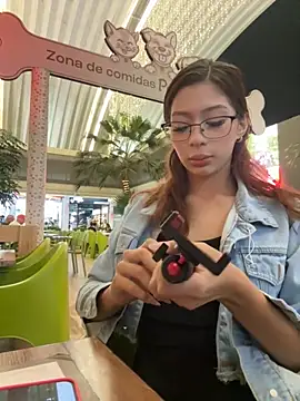 Melody-baby online show from November 16, 2025, 12:04 am