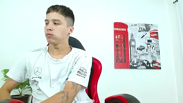 Snapshot of Cumandres18 chatting on September 19, 2025, 1:59 pm Cumandres18 online show from September 19, 2025, 1:59 pm