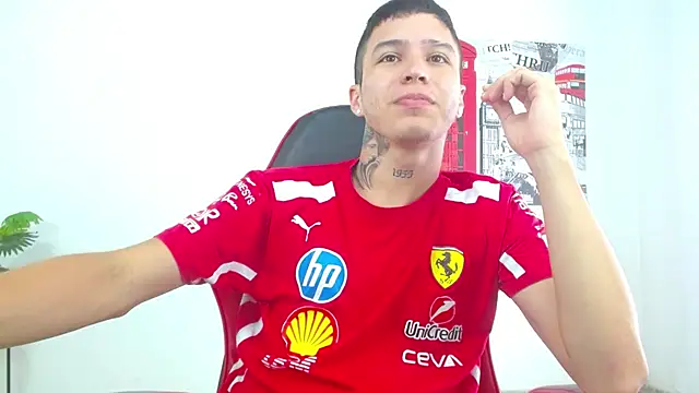 Cumandres18 online show from January 8, 2026, 3:07 pm