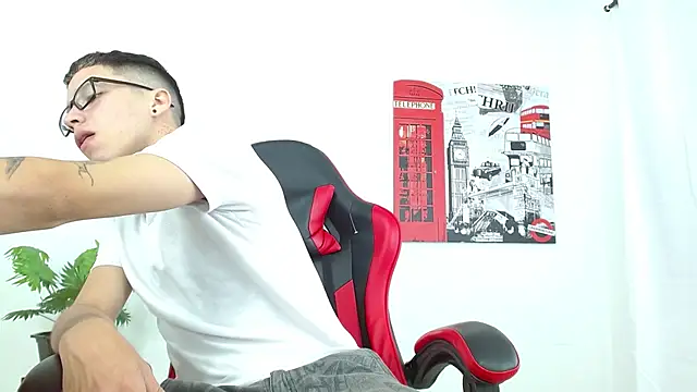 Snapshot of Cumandres18 chatting on September 22, 2025, 2:12 pm Cumandres18 online show from September 22, 2025, 2:12 pm