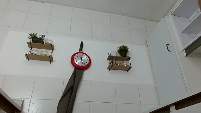 Snapshot of catalina_santana20 chatting on October 7, 2025, 8:43 pm catalina santana20 online show from October 7, 2025, 8:43 pm