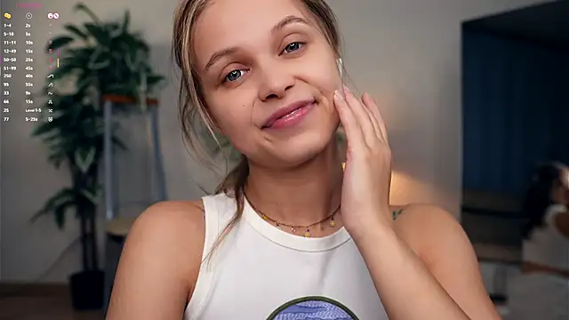 Snapshot of OdellaGillingham chatting on September 24, 2025, 6:36 pm OdellaGillingham online show from September 24, 2025, 6:36 pm