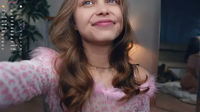 Snapshot of OdellaGillingham chatting on September 18, 2025, 7:39 pm OdellaGillingham online show from September 18, 2025, 7:39 pm