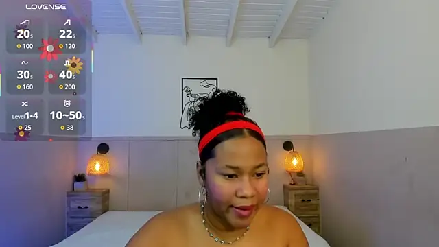 Snapshot of AuroraSky8 chatting on October 9, 2025, 11:44 am AuroraSky8 online show from October 9, 2025, 11:44 am