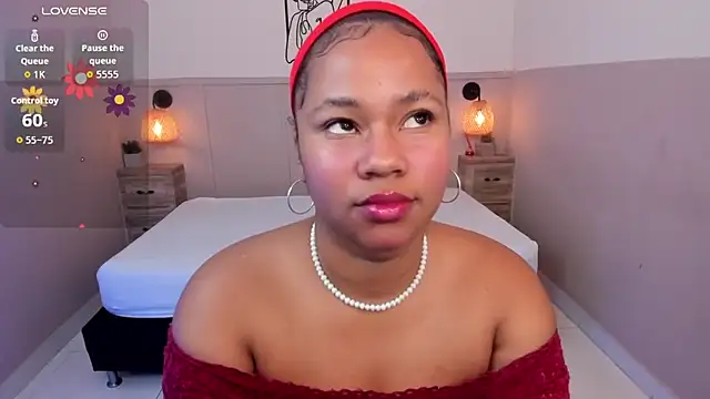 Snapshot of AuroraSky8 chatting on September 30, 2025, 12:00 pm AuroraSky8 online show from September 30, 2025, 12:00 pm