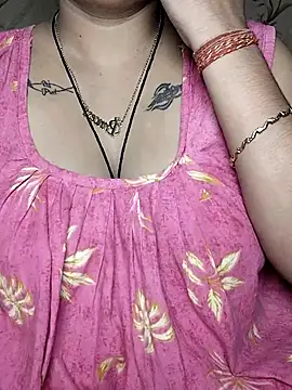 Snapshot of Shiny_HOT01 chatting on October 25, 2025, 5:50 am Shiny HOT01 online show from October 25, 2025, 5:50 am