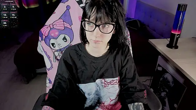 Snapshot of HazelTompson chatting on March 4, 2026, 12:02 pm HazelTompson online show from March 4, 2026, 12:02 pm