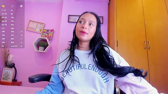 Snapshot of EmmaAnturin chatting on September 9, 2025, 9:24 pm EmmaAnturin online show from September 9, 2025, 9:24 pm