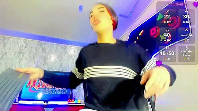 Madison Mujica online show from November 10, 2025, 11:15 am