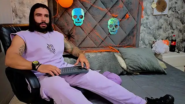 Apolo rousse1 online show from October 15, 2025, 8:50 pm