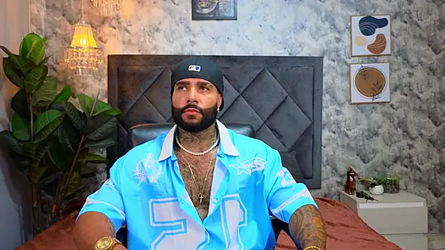 Apolo rousse1 online show from November 15, 2025, 10:25 pm